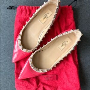 Valentino Garavani Patent Leather Rockstud Pointed Toe Flats in Bright Pink